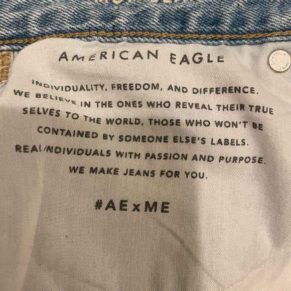 American Eagle blue Mom Jeans with white vertical stripes- size 6 - Picture 8 of 8